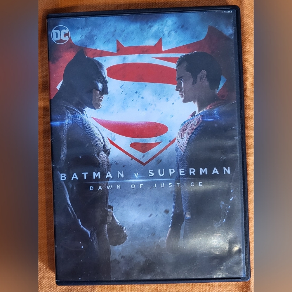 Batman v Superman: Dawn of Justice DVD widescreen movie used EUC